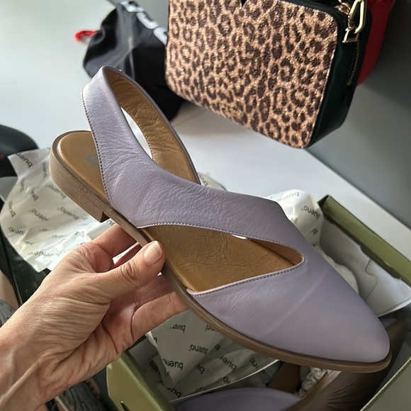 Brand new in box Bueno Bianca lilac. Size 38 - Picture 5 of 5